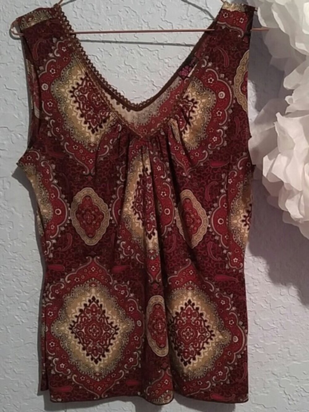 Agenda SZ L Gathered Vintage V-Neck with Lace Paisley Tank Top